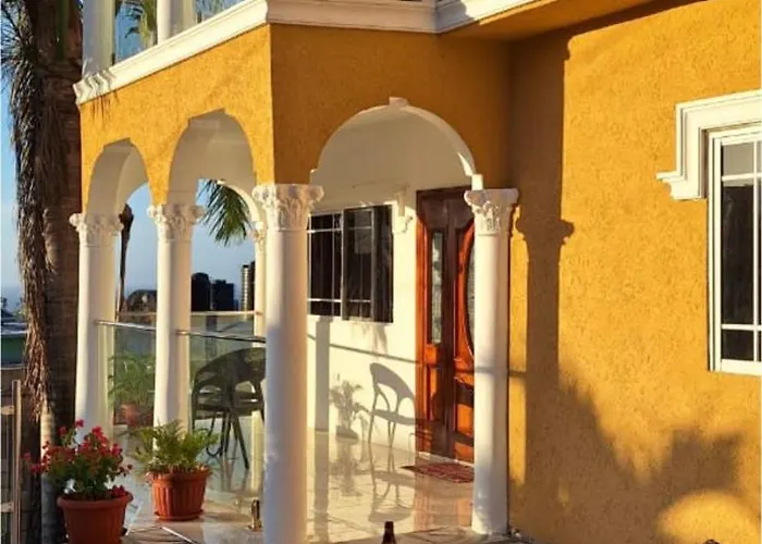 Hill View Vacational 1 Bedroom * Runaway Bay