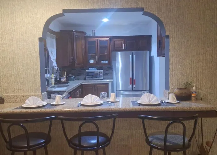Hill View Vacational 1 Bedroom Bed & Breakfast *